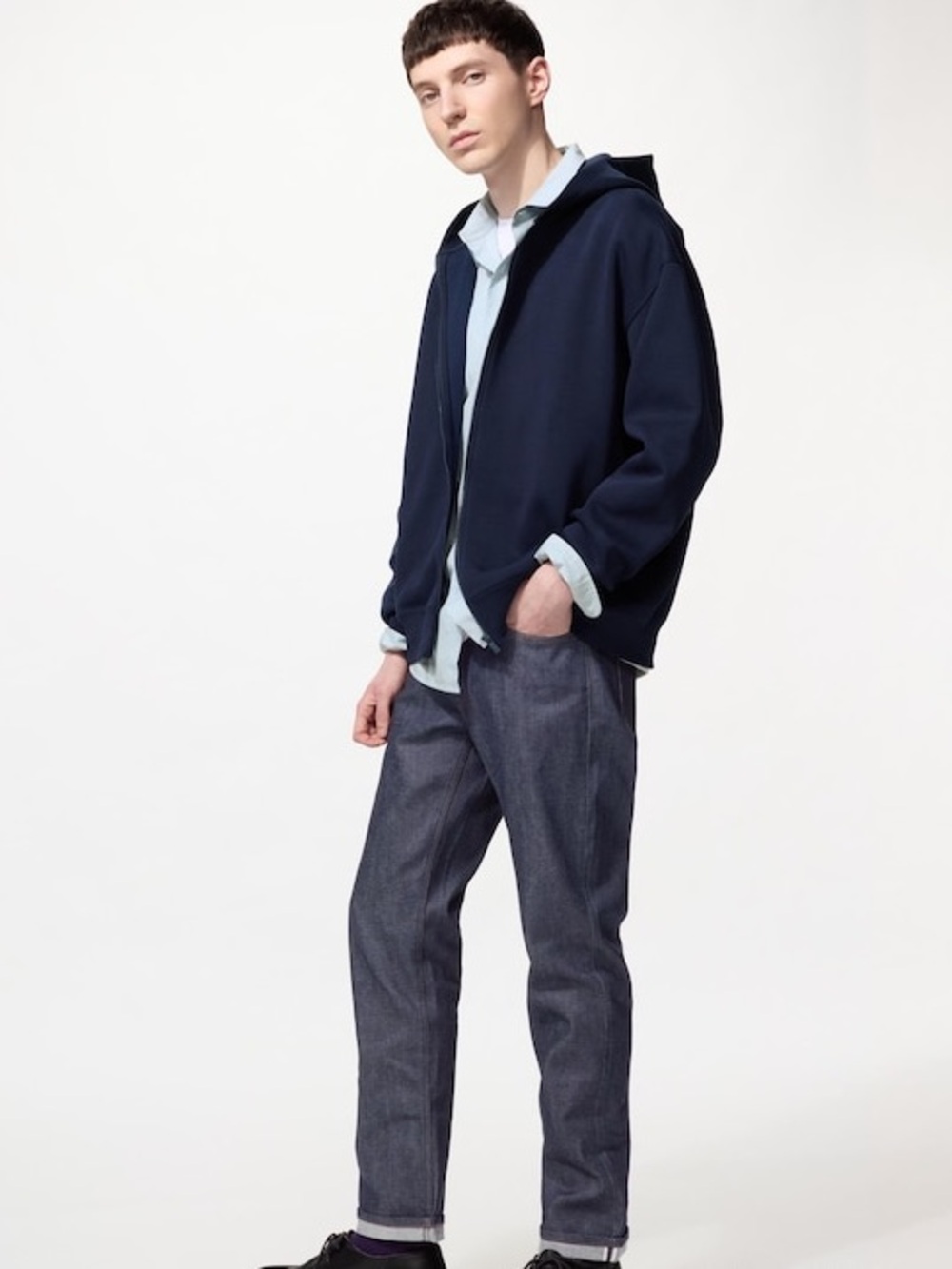 Men’s Uniqlo NWT slim straight navy jeans